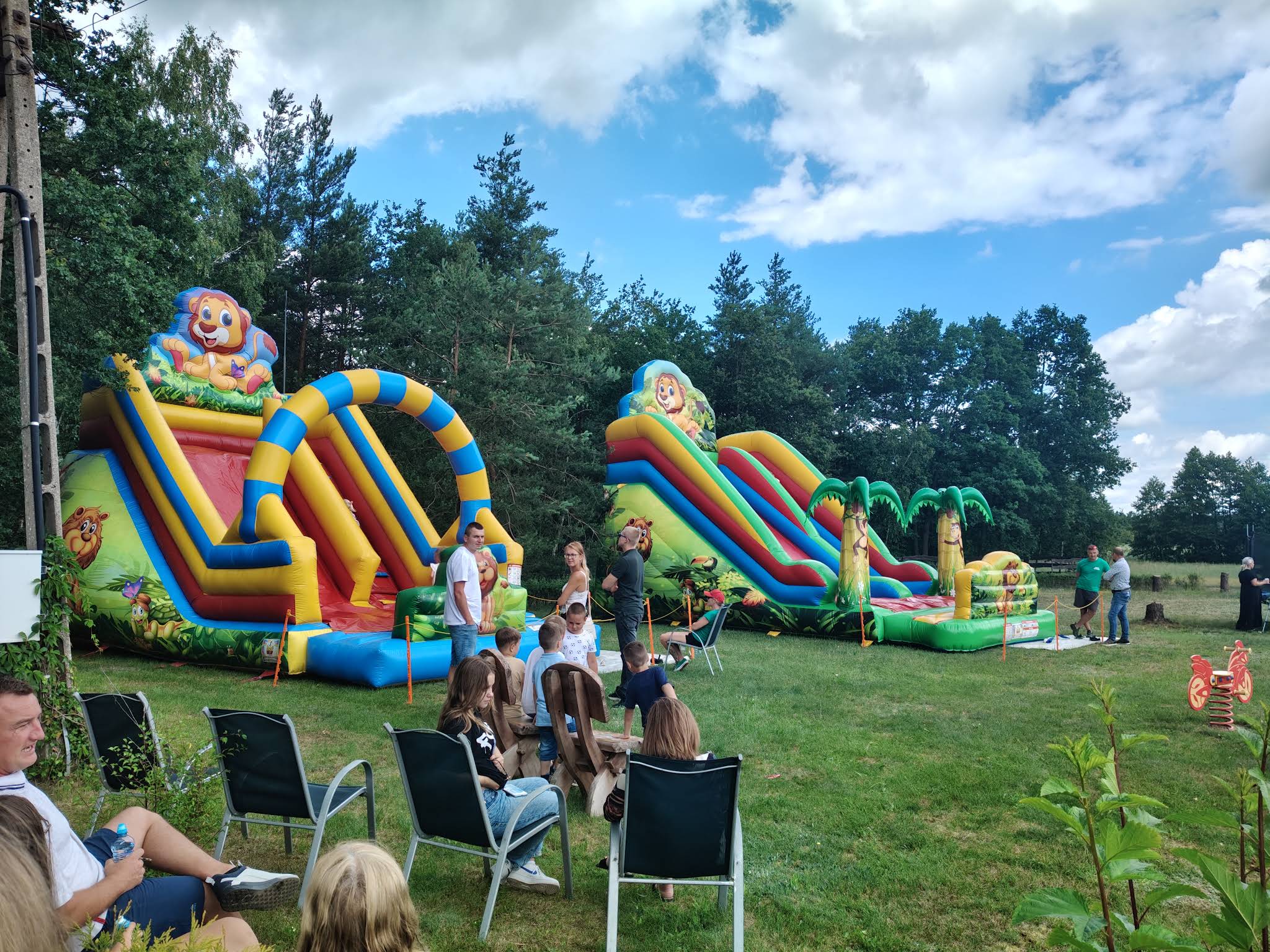 Piknik z dmuchanymi zjeżdżalniami
